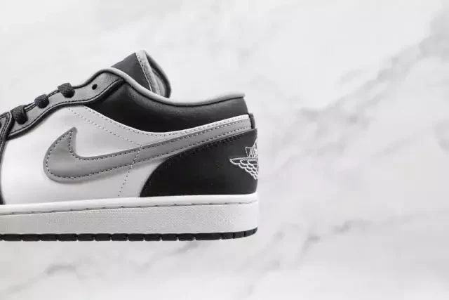 Tênis Air Jordan 1 Low - Black Medium Grey
