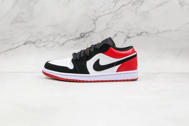 Tênis Air Jordan 1 Low - Black Toe