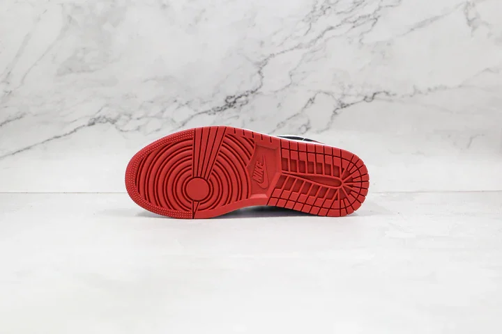 Tênis Air Jordan 1 Low - Black Toe