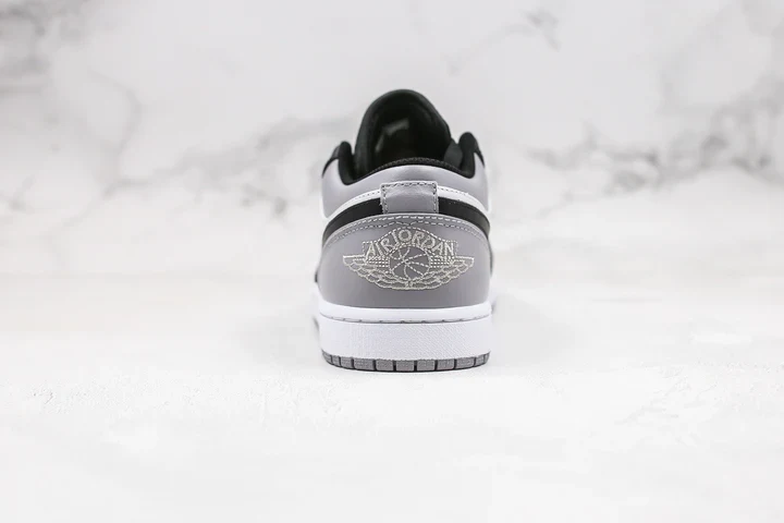 Tênis Air Jordan 1 Low - Light Smoke Grey