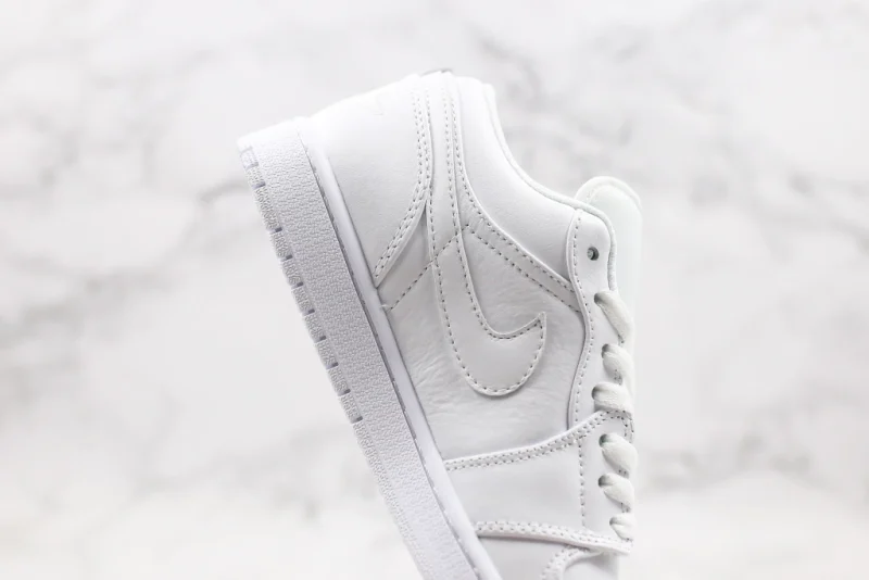 Tênis Air Jordan 1 Low - Triple White