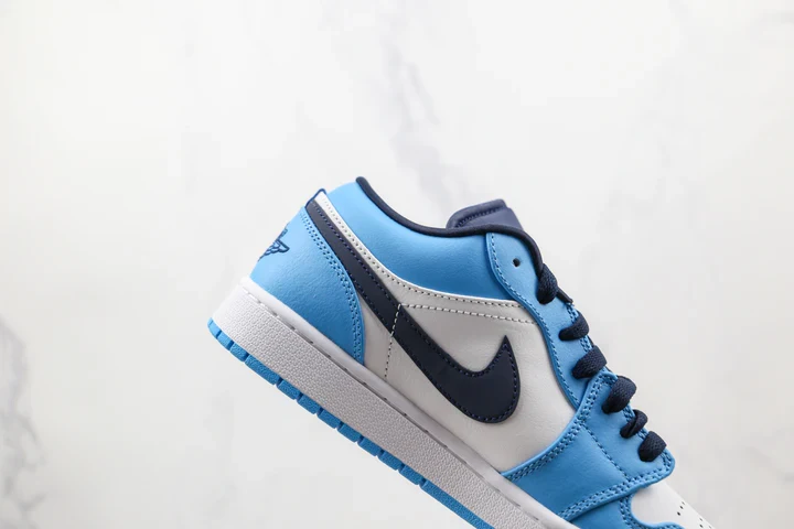 Tênis Air Jordan 1 Low - UNC