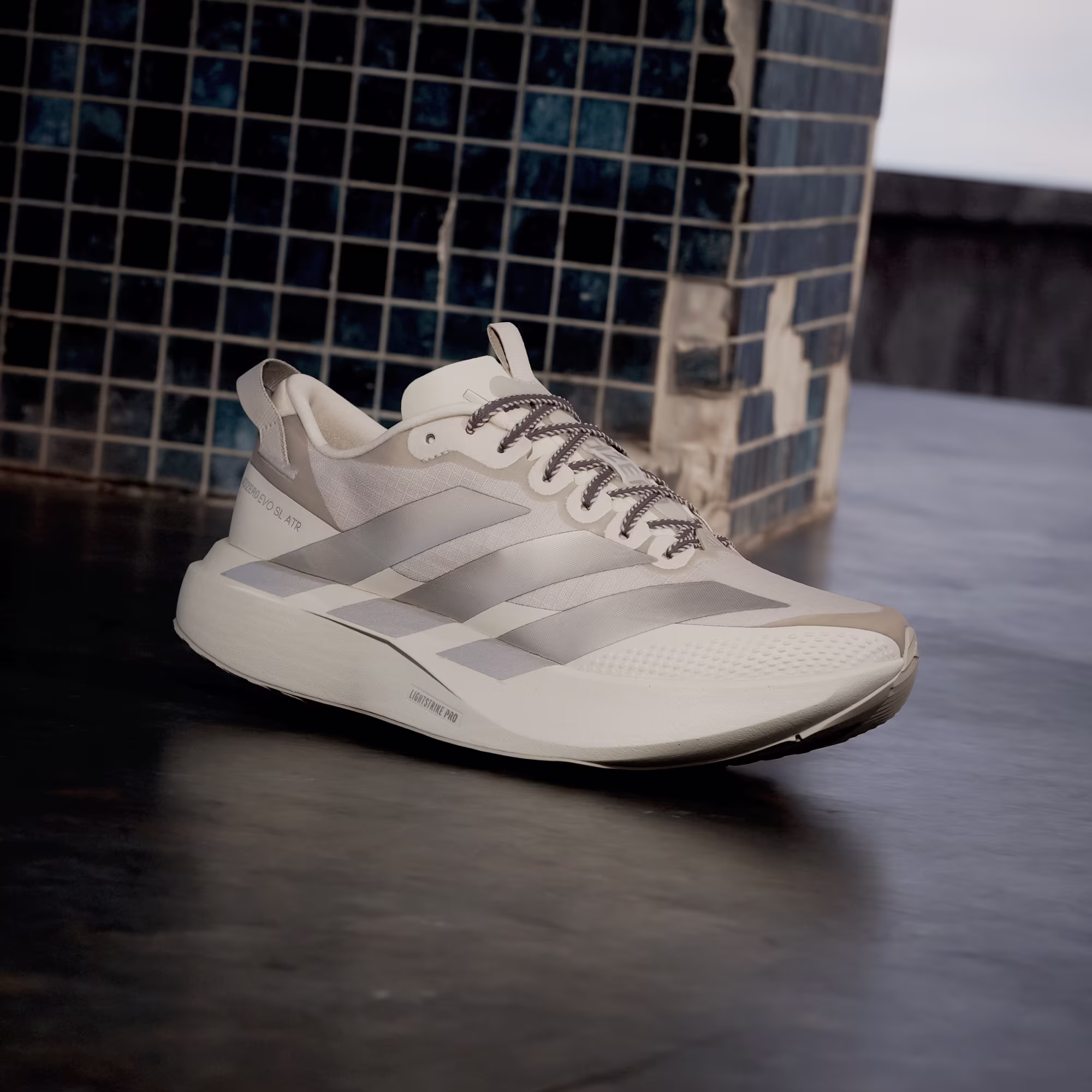 Tênis Adidas Adizero Evo SL Atr Feminino - Bege