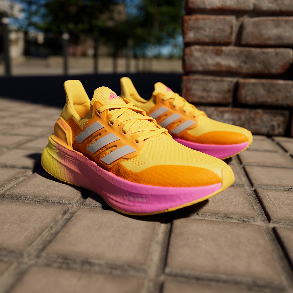 Tênis Adidas Ultraboost 5 Feminino - Laranja