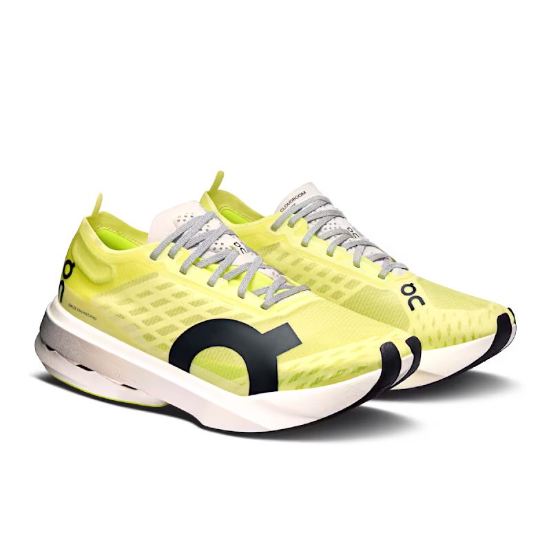 Tênis ON Cloudboom Strike Feminino - Limelight  |  Wolf